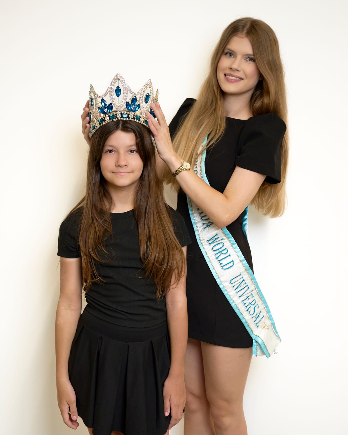 A student being crowned at a D&L showcase event